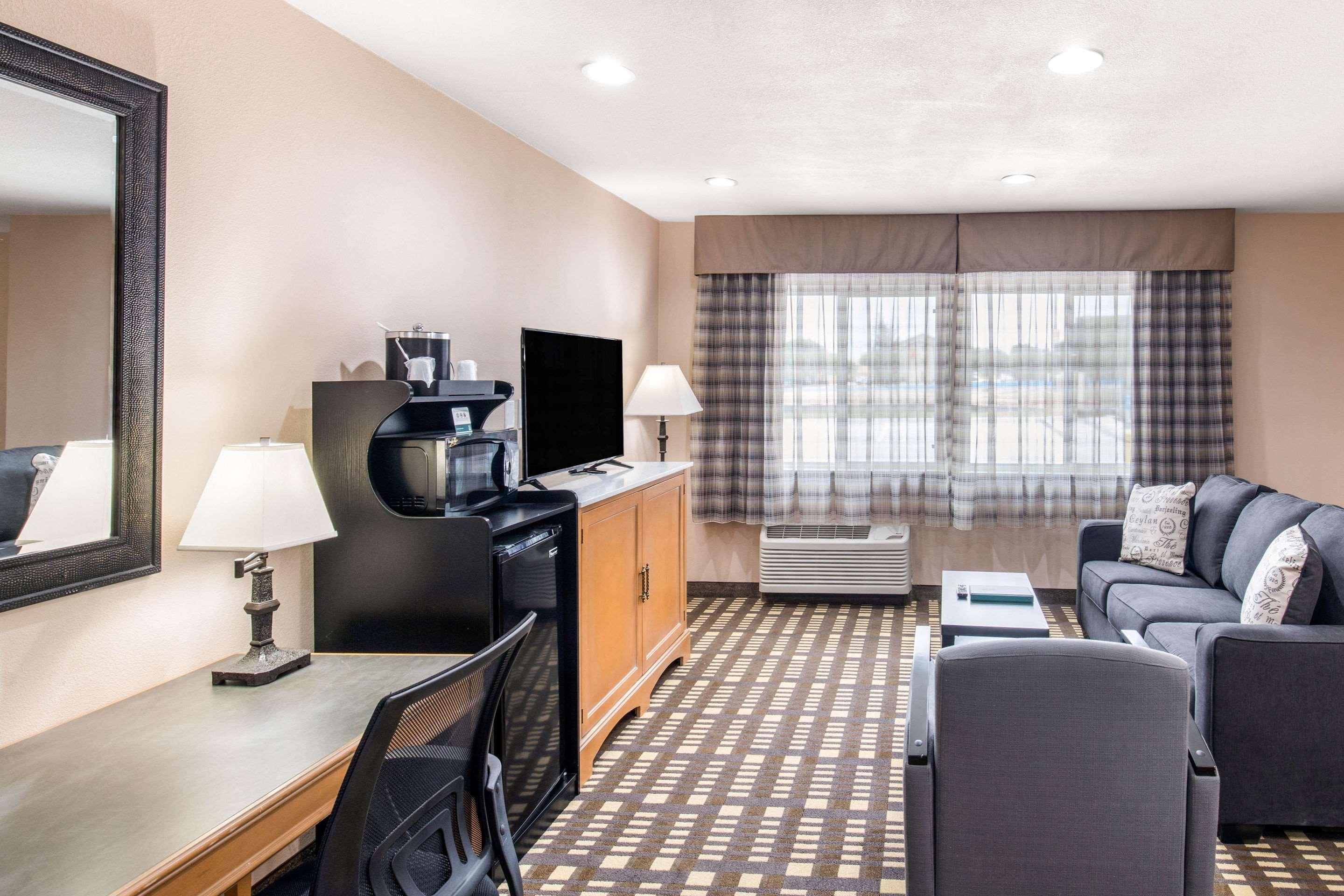 Quality Inn & Suites Plano East - Richardson Εξωτερικό φωτογραφία