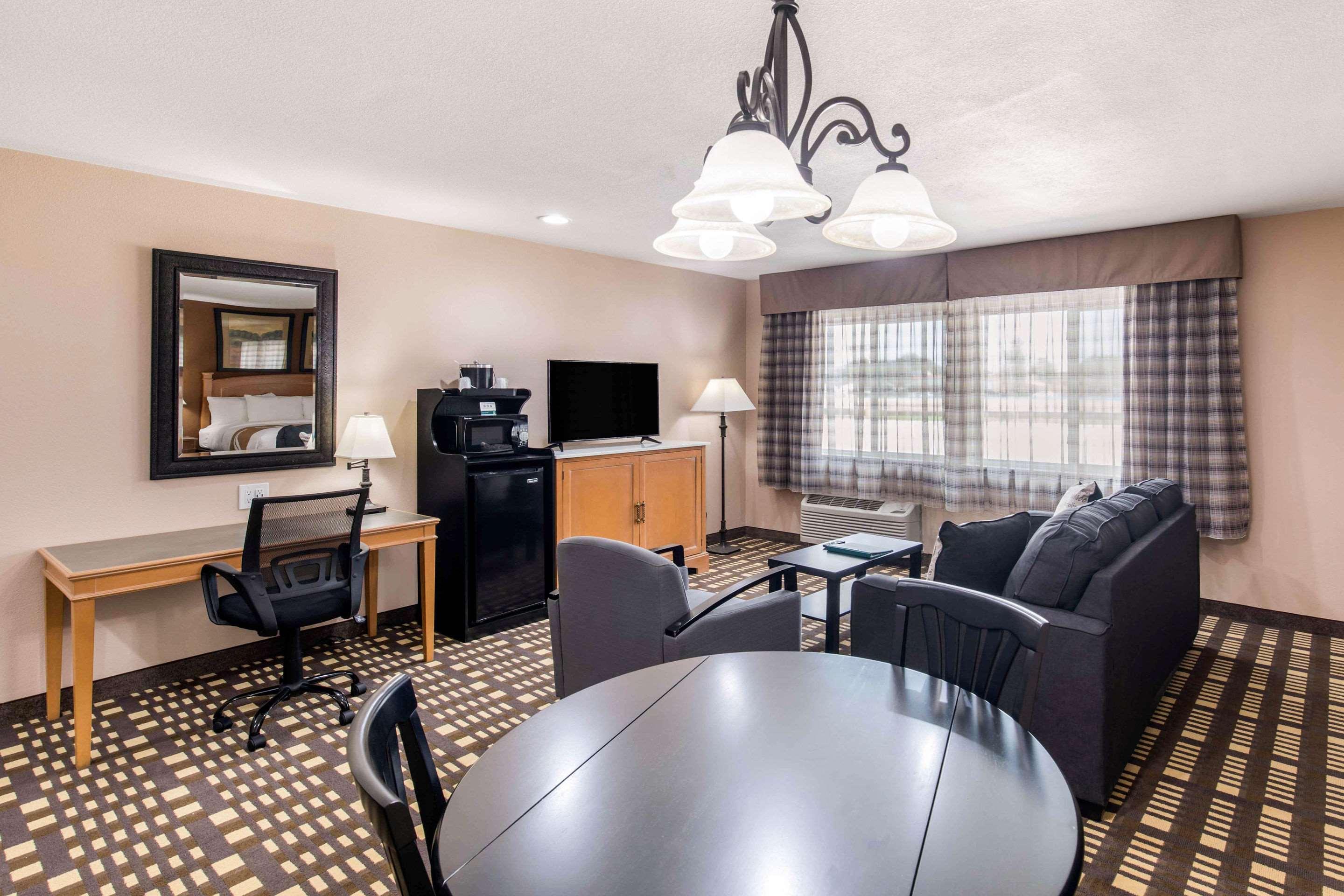 Quality Inn & Suites Plano East - Richardson Εξωτερικό φωτογραφία